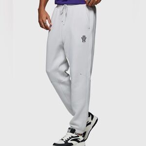 NWOT Anta men’s Kai Kyrie Irving logo jogger pants size small